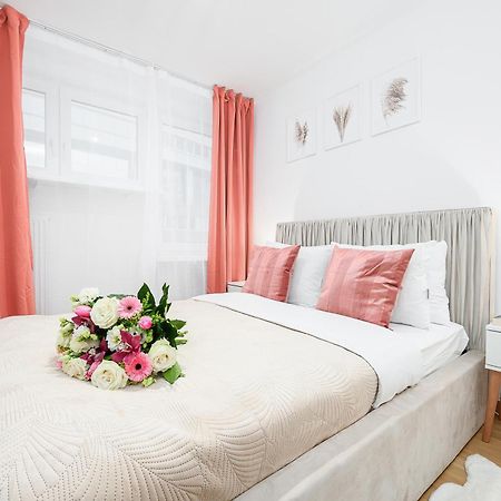 Lumina Apartment Opposite The Palace Of Culture And Science Varsavia Esterno foto